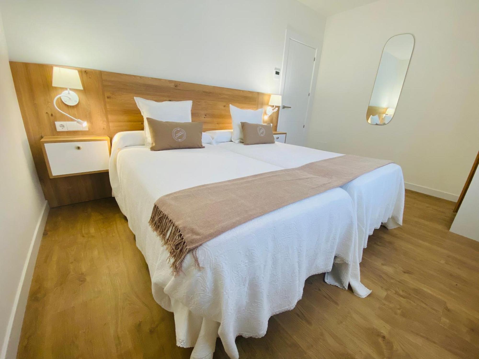Apartamentos Palacio Alemar 洛雷多 外观 照片